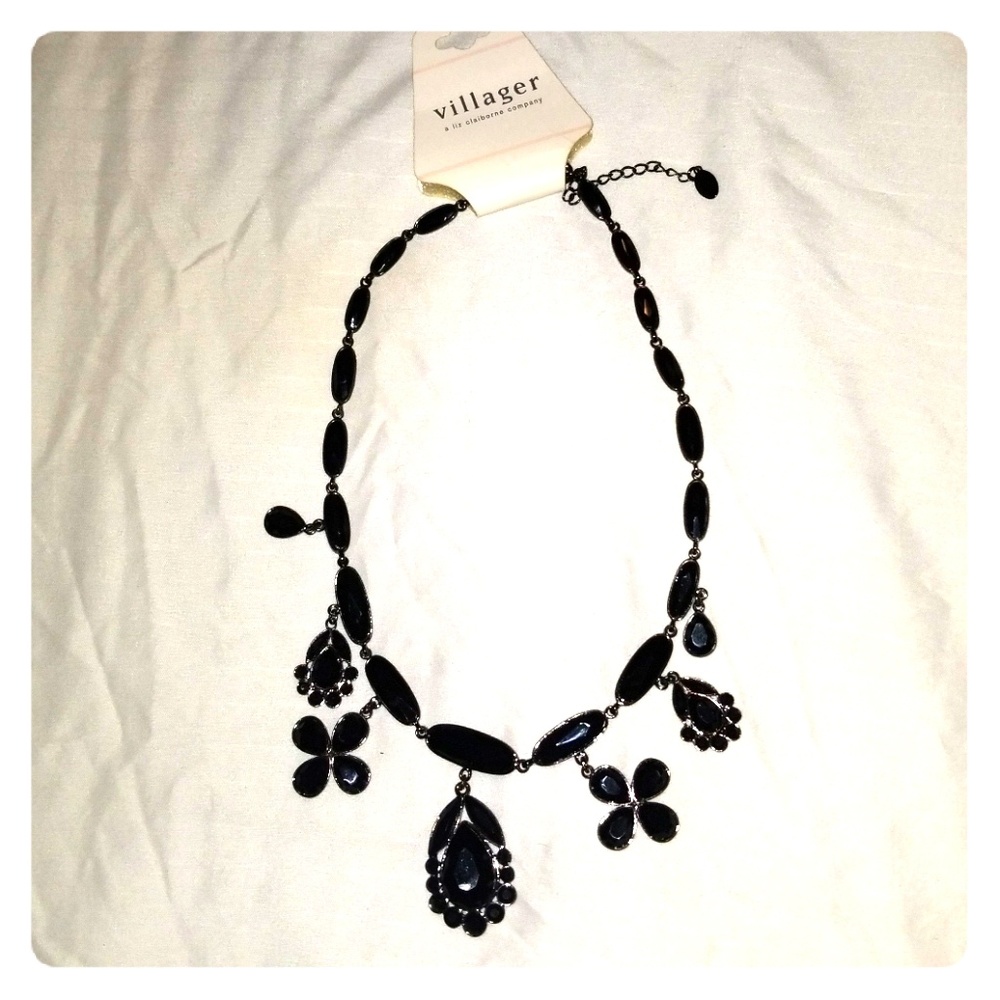 Liz Clairborne NWT Black Flower Necklace